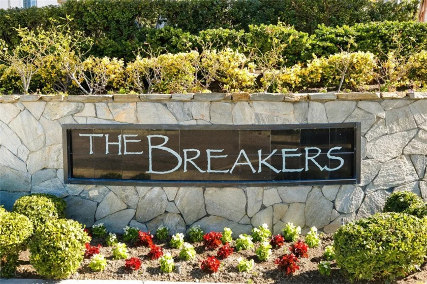 211 Shorebreaker photo 2