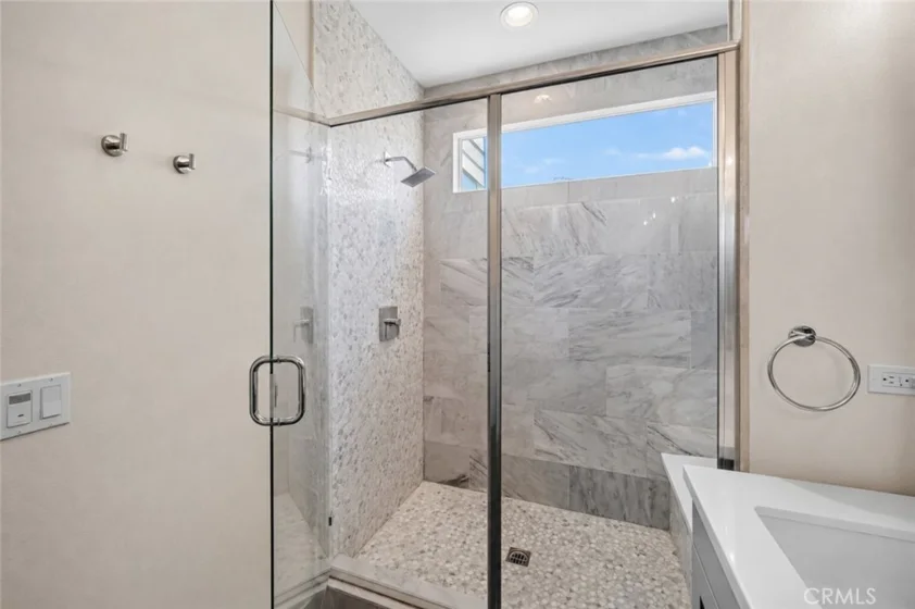 1687 Grand View photo 27