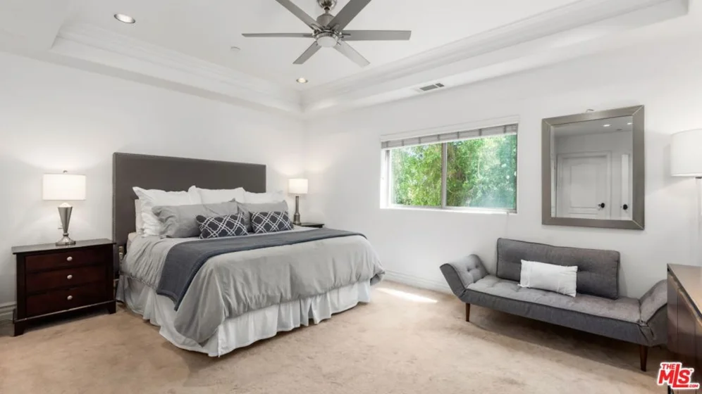 11582 Moorpark Street #104 photo 13