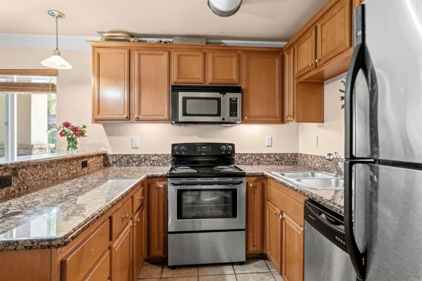 800 N Mollison Avenue #10 photo 2