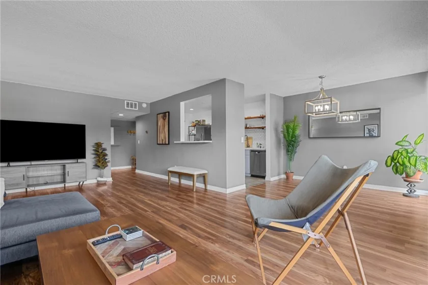 5454 Zelzah Avenue #309 photo 4