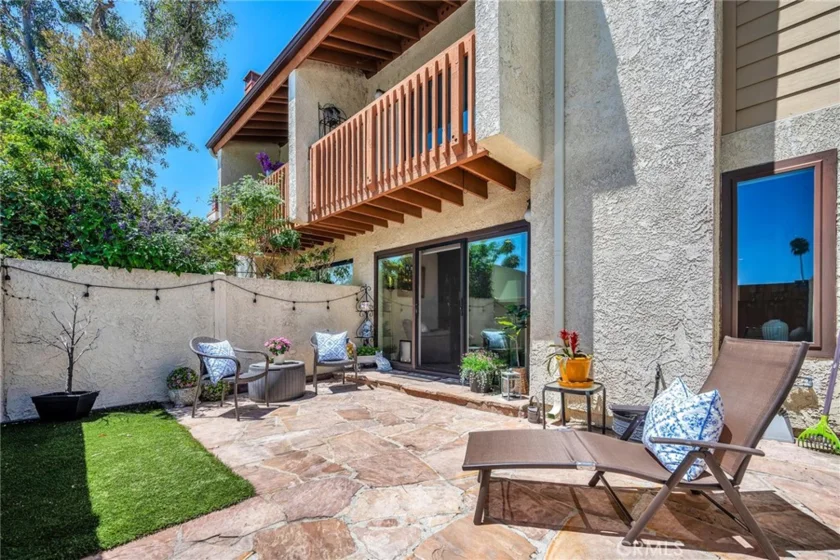 21555 Burbank Boulevard #47 photo 3