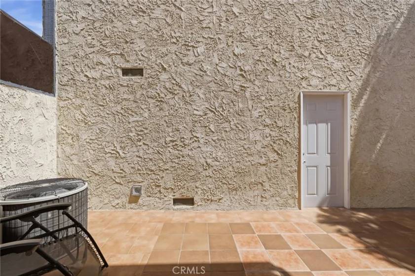 16717 Vanowen Street photo 23