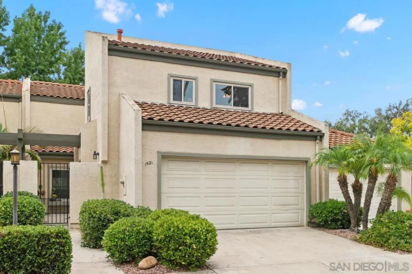 1521 Sunrise Shadow Court photo 1