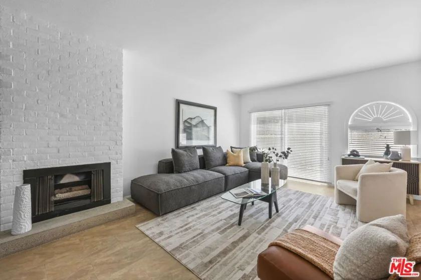 2677 Centinela Avenue #203 photo 3