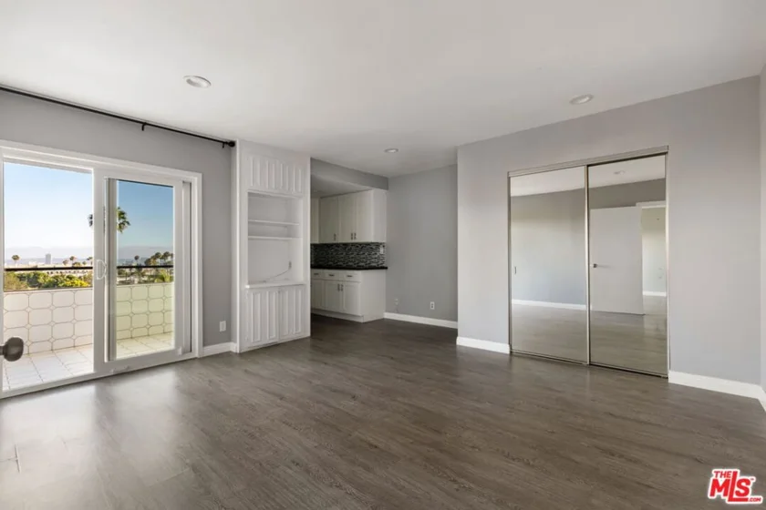 7560 Hollywood Boulevard #309 photo 16