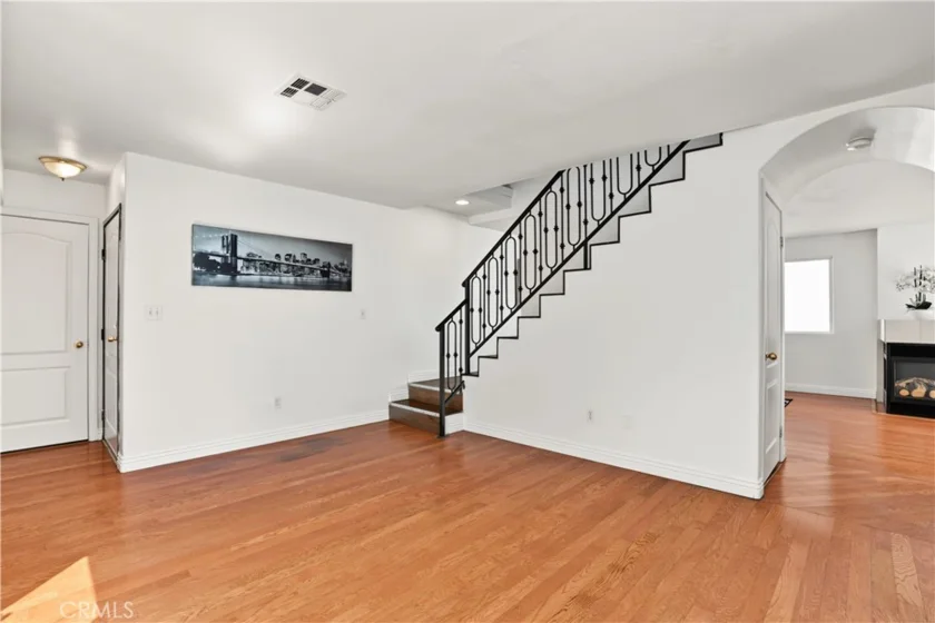 18334 Keswick Street photo 16
