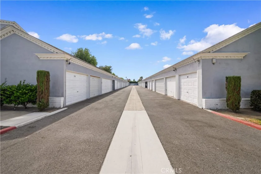 1611 S Pomona #D13 photo 42