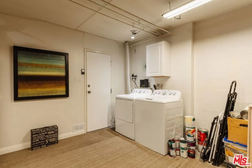 15023 Sherman Way #E photo 32