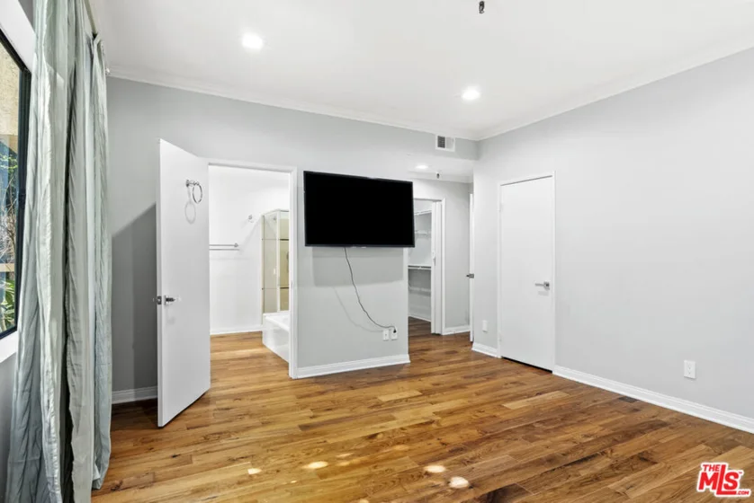 14630 Dickens Street #108 photo 8