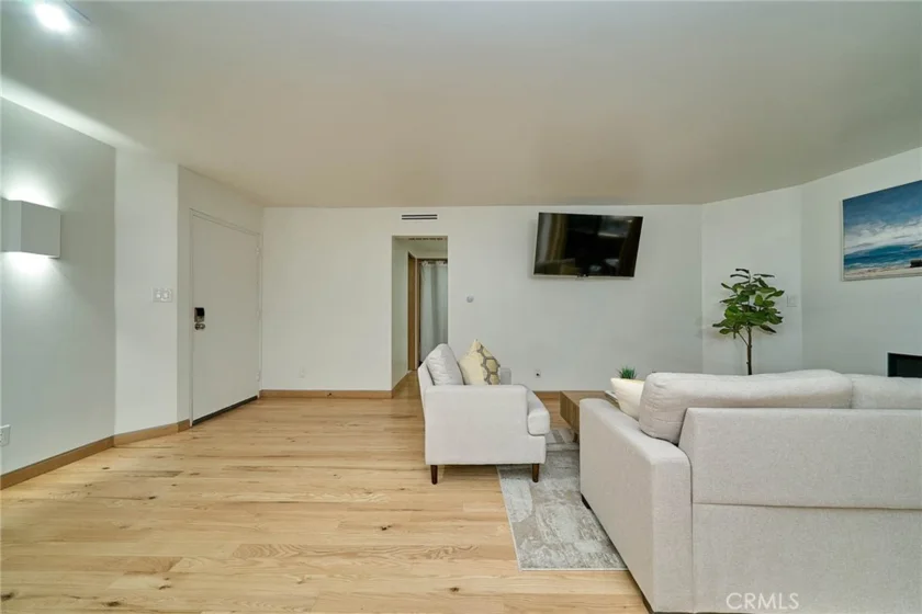 950 N Kings Road #45 photo 11
