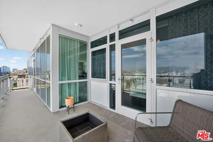 3785 Wilshire Boulevard #1212 photo 5