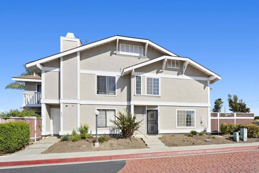 220 Riverview Way photo 1