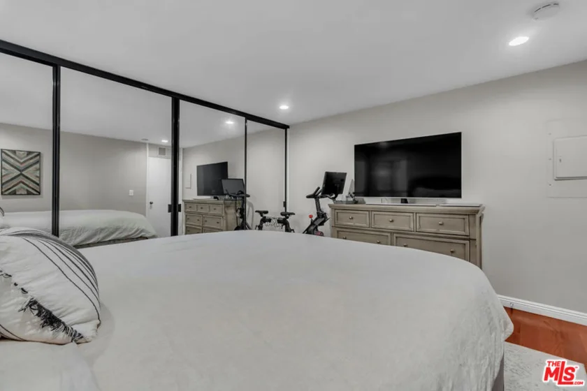5130 Marina Pacifica Drive photo 17