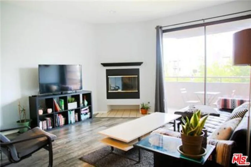 19009 Sherman Way #36 photo 1