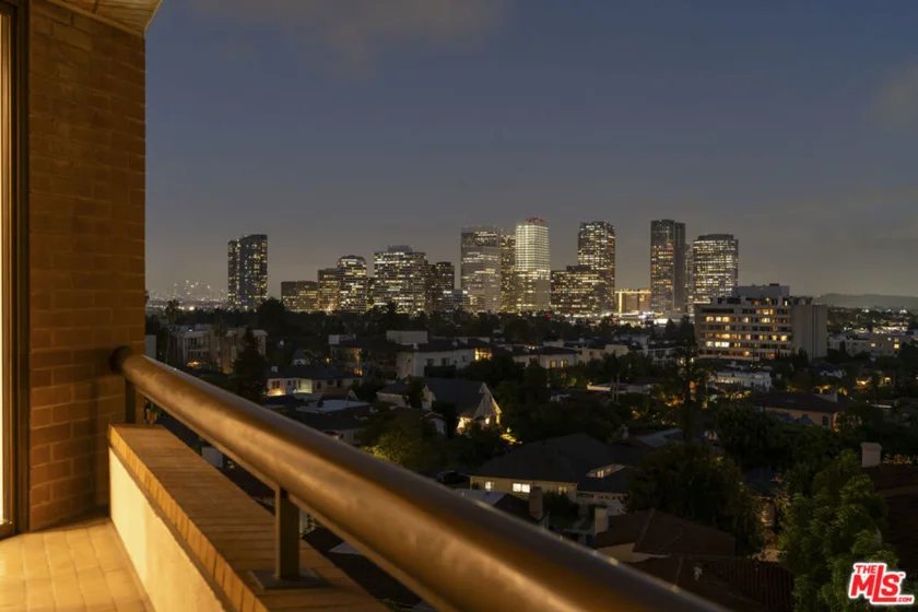 10430 Wilshire Boulevard #606 photo 28