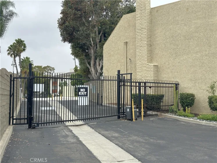 938 Palo Verde Avenue photo 33