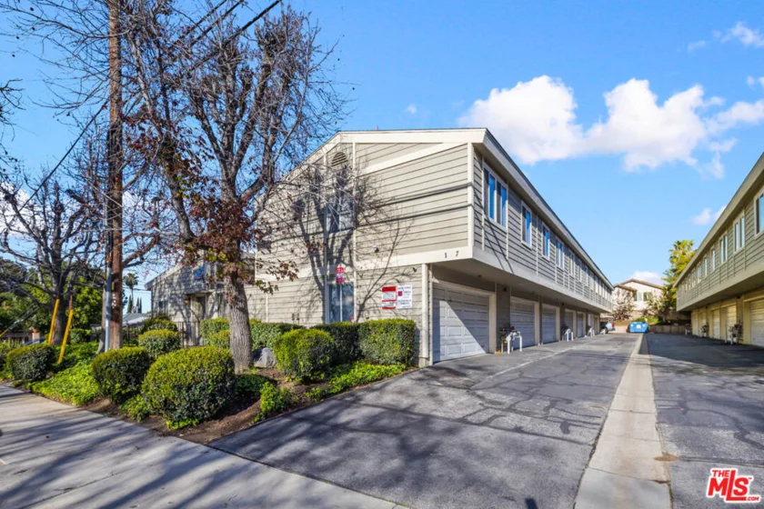 11377 Osborne Place #6 photo 23