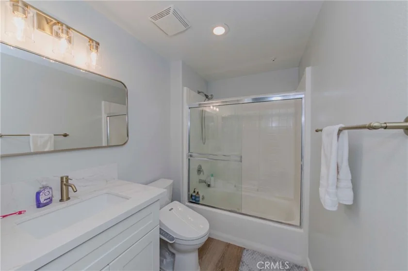 100 S Alameda Street #321 photo 3