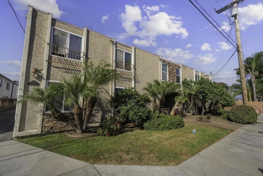 1472 Iris Street #9 photo 1