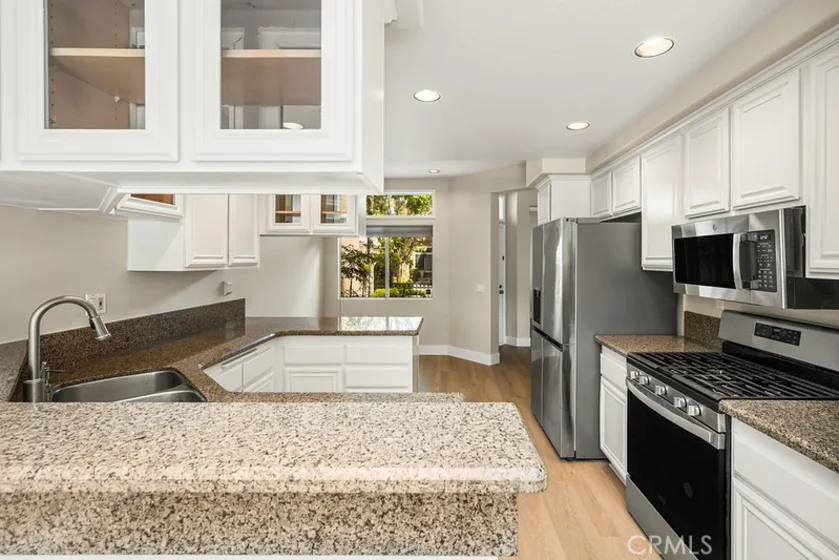 100 Stoney Pointe photo 14