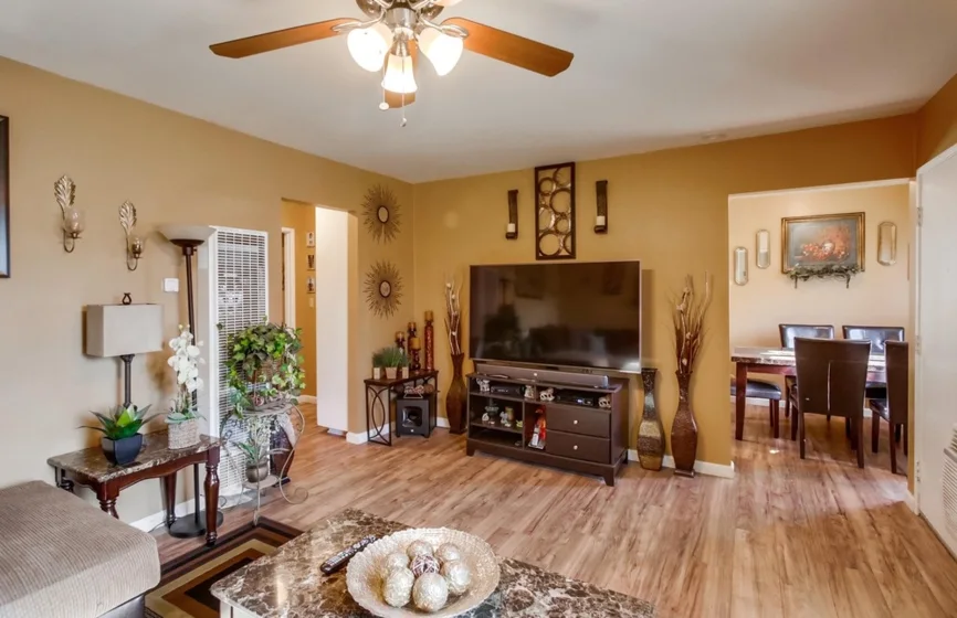 1738 Flower Street photo 1