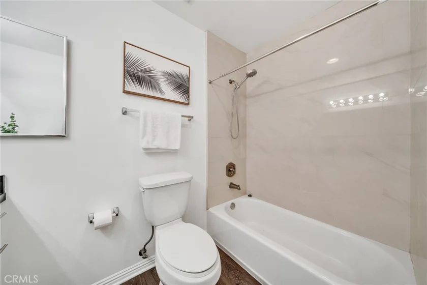 230 S Jackson #206 photo 7