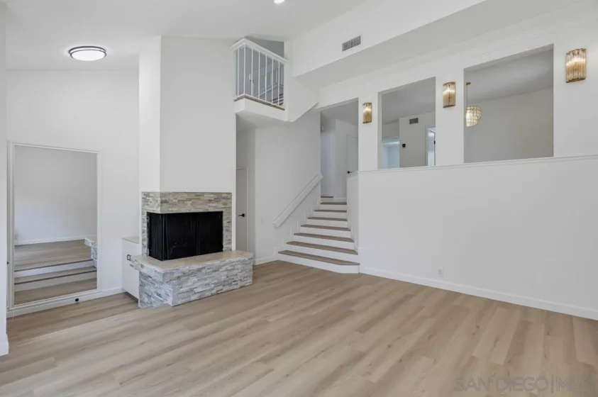 3249 Caminito Eastbluff #31 photo 3