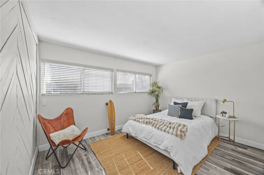 18741 Applewood photo 24