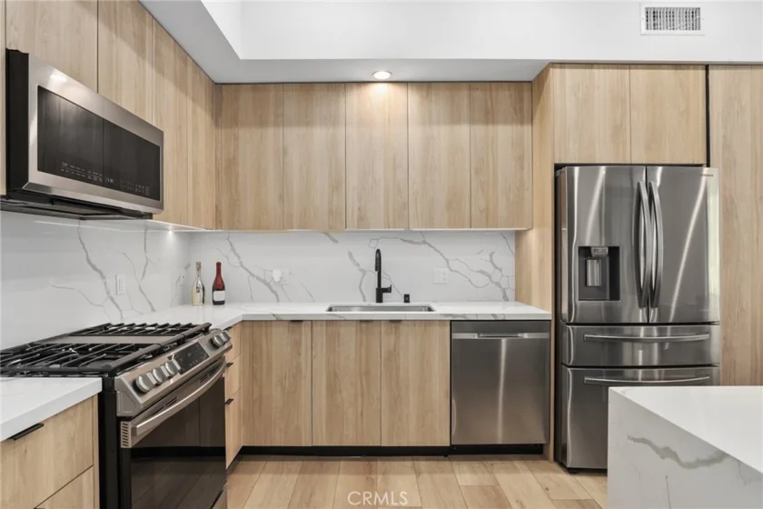 178 S Euclid Avenue #106 photo 7