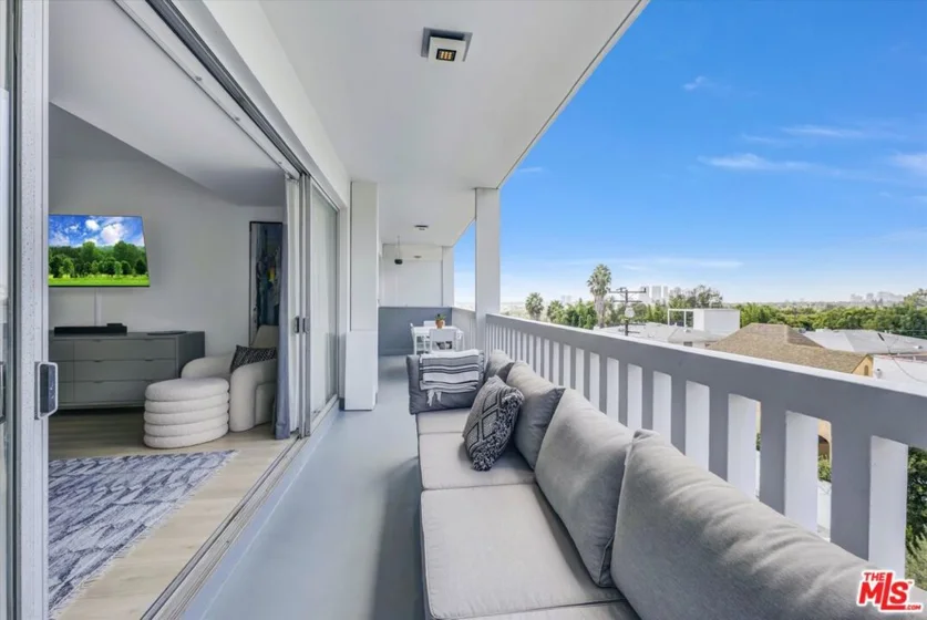 999 N Doheny Drive #312 photo 16