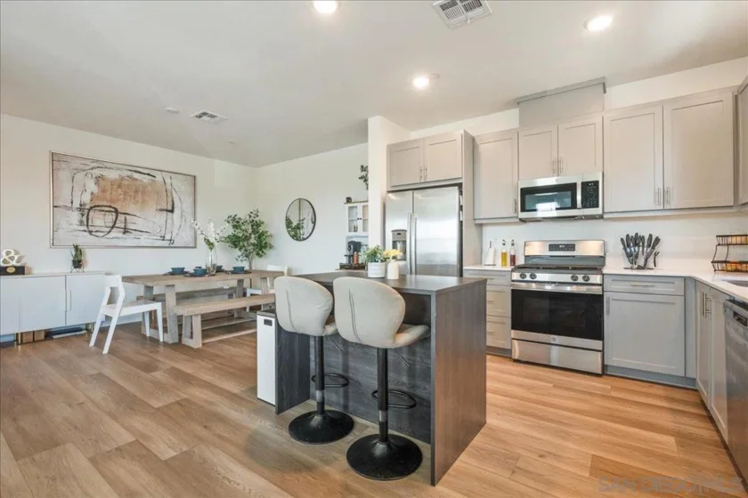 5464 Shorefront Drive #143 photo 1