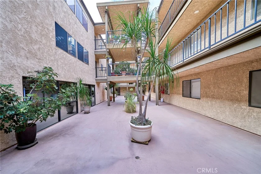 605 Redondo Avenue #203 photo 28