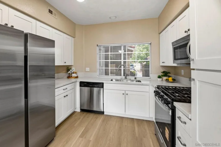 10911 Creekbridge Place photo 25