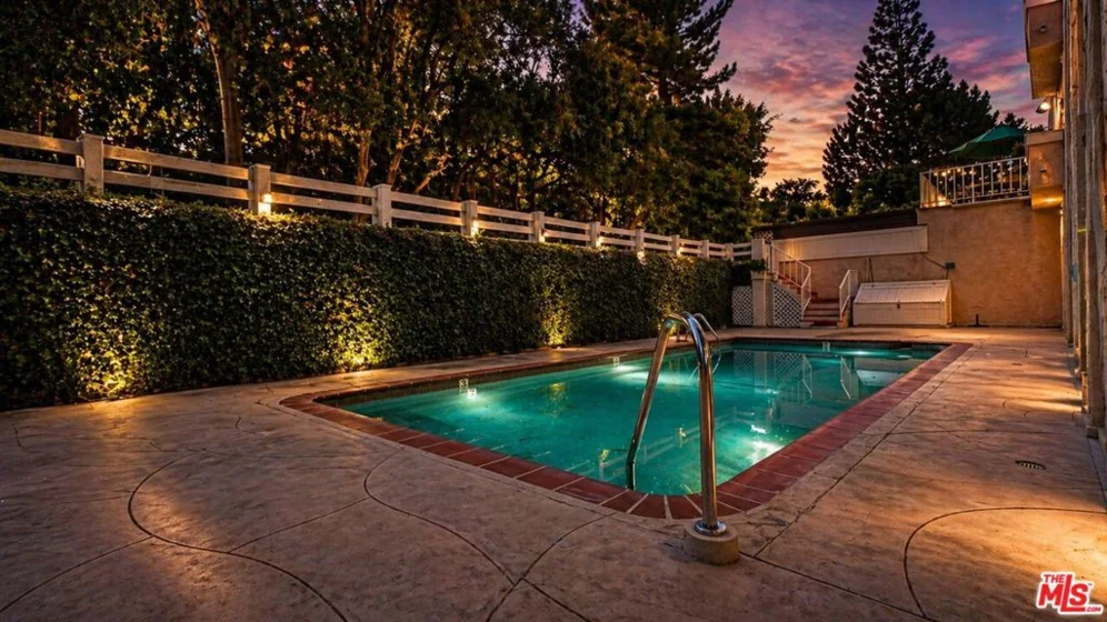 5139 Balboa Boulevard #12 photo 39