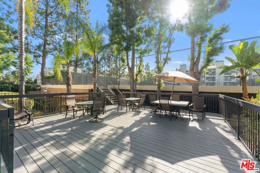 5515 Canoga Avenue #220 photo 20