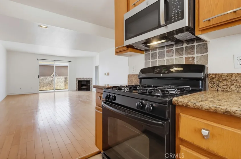 1355 Loma Avenue #311 photo 27