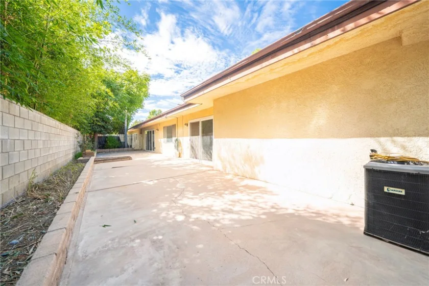 8120 Canby Ave #6 photo 37