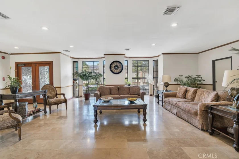 17914 Magnolia Boulevard #121 photo 34