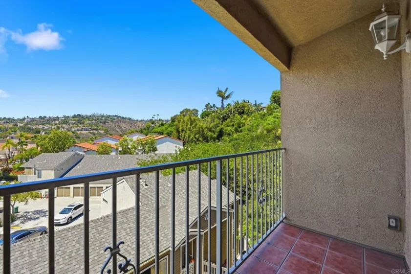 7548 Romeria Street photo 8