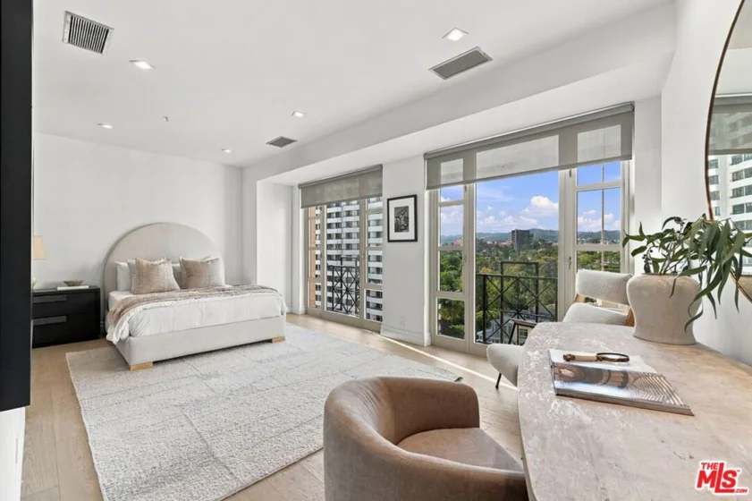 10580 Wilshire Boulevard #36 photo 13
