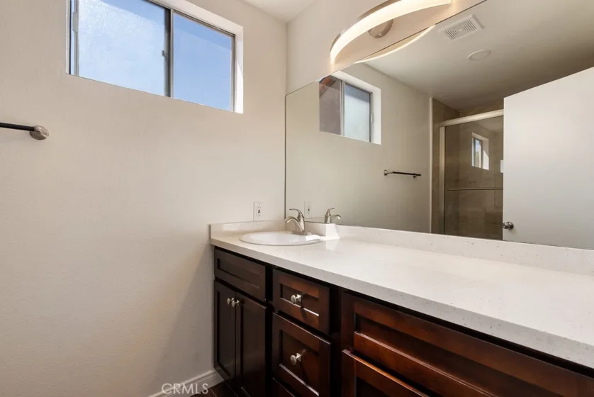 10525 Royal Oak photo 16
