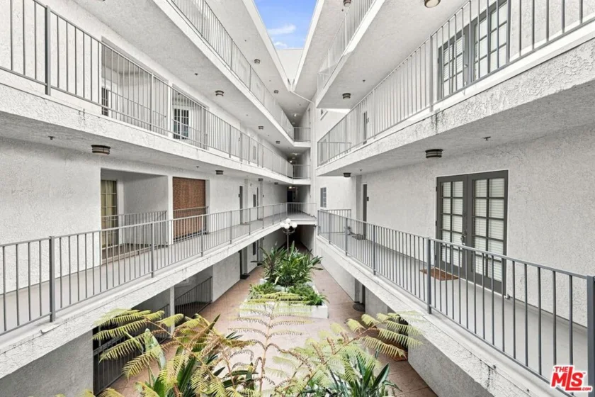 4401 Sepulveda Boulevard #202 photo 2