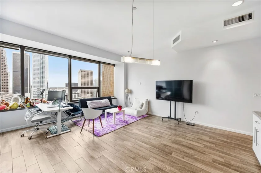 1100 Wilshire Boulevard #2607 photo 6