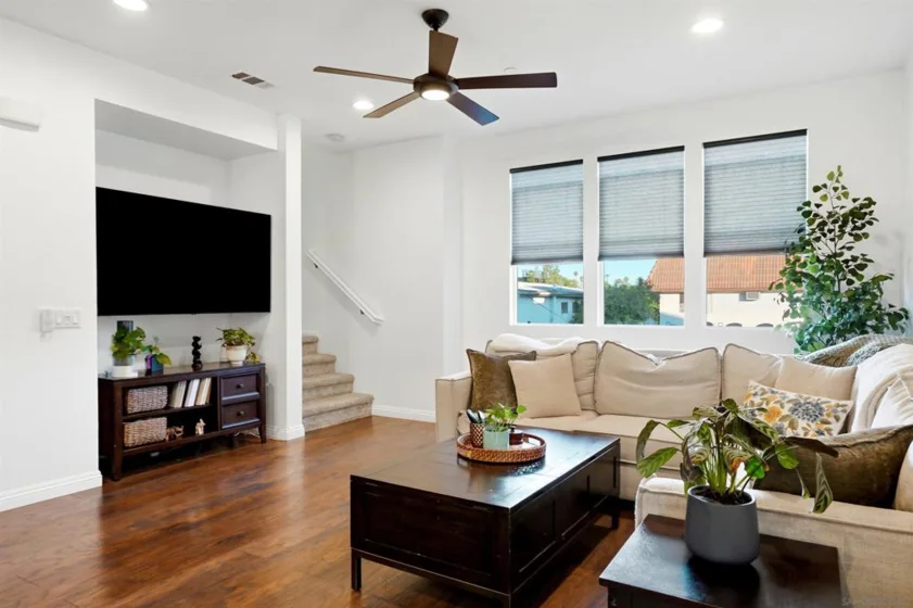 325 Royal Gln #608 photo 16