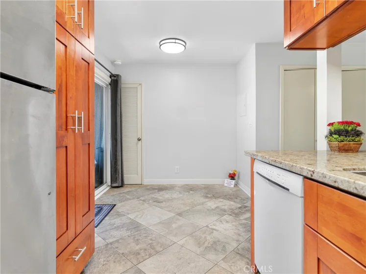 1159 E 1st photo 12