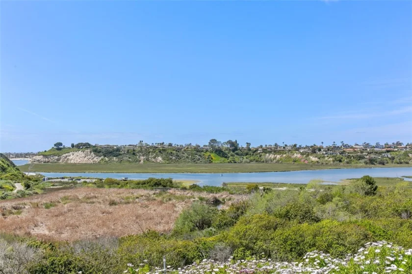 647 Vista Bonita photo 1