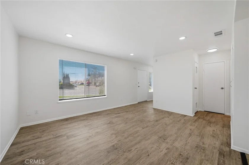 3469 Columbia photo 11
