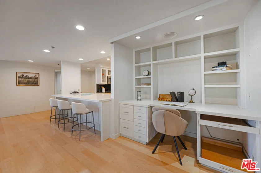10445 Wilshire Boulevard #1402 photo 13