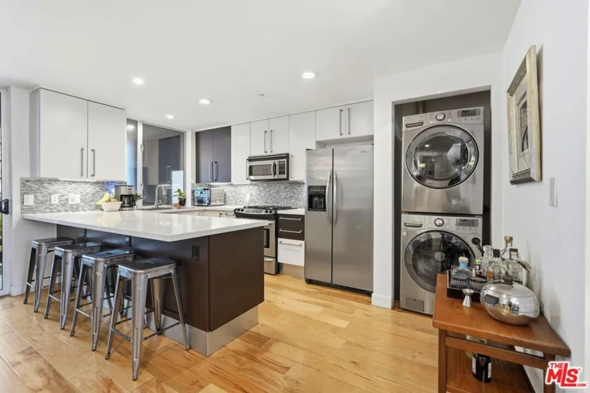 1050 N Gardner Street #3 photo 11